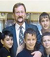 Несостоявшийся дипломат спас сотни ребят от тюрьмы и смерти