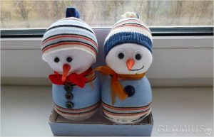 snegoviki iz nosochkov - Новогодние ёлочные игрушки своими руками