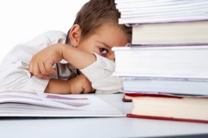 Мальчик с книгами