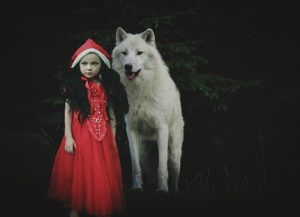 Девочка с волком
