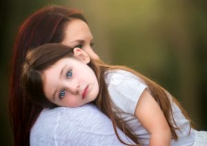 devochka rebenok mama vzglyad - Девочка – девушка – женщина: растим правильно