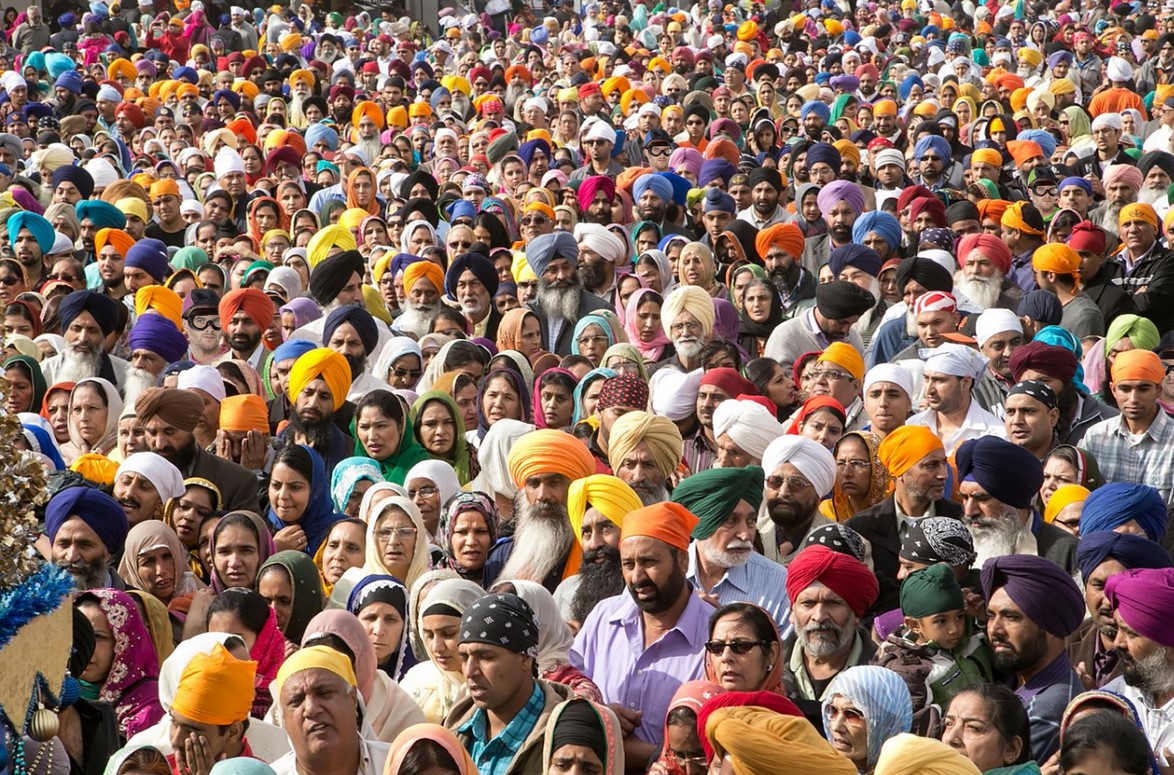 Индия население. Население Индии. Толпа индусов. Много индусов. Индия много людей.
