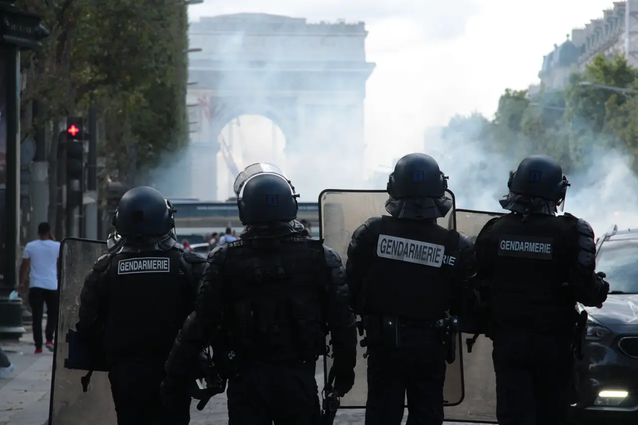 Франция выделит 4 млн евро на охрану христианских храмов от нападений и осквернений