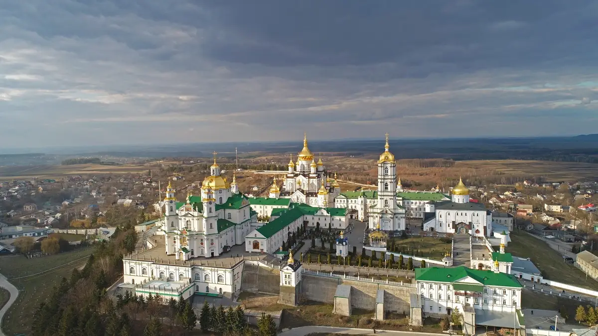 Полиция провела проверку Почаевской Лавры