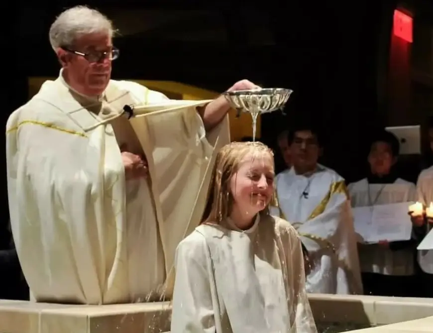 В Римско-католической церкви Германии женщинам разрешили совершать крещение