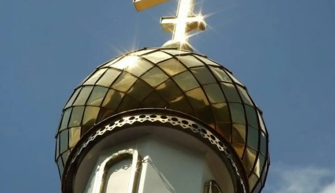 Жители села Голубковское в Свердловской области самочинно установили Z на куполе храма