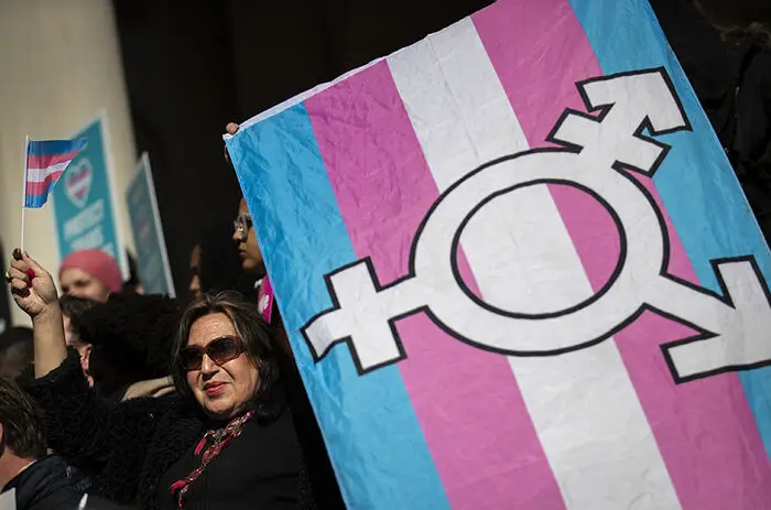 В обществе США продолжаются споры относительно того, стоит ли включать трансгендеров в жизнь общества