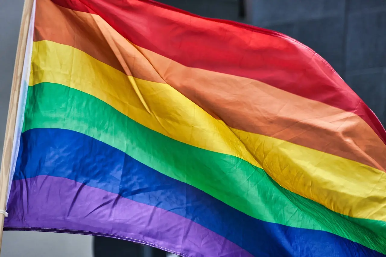 Окружной суд Хельсинки снял обвинения с экс-главы МВД, критиковавшей ЛГБТКИАПП+