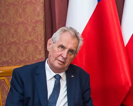 Президент Чехии выступил против однополых союзов в стране
