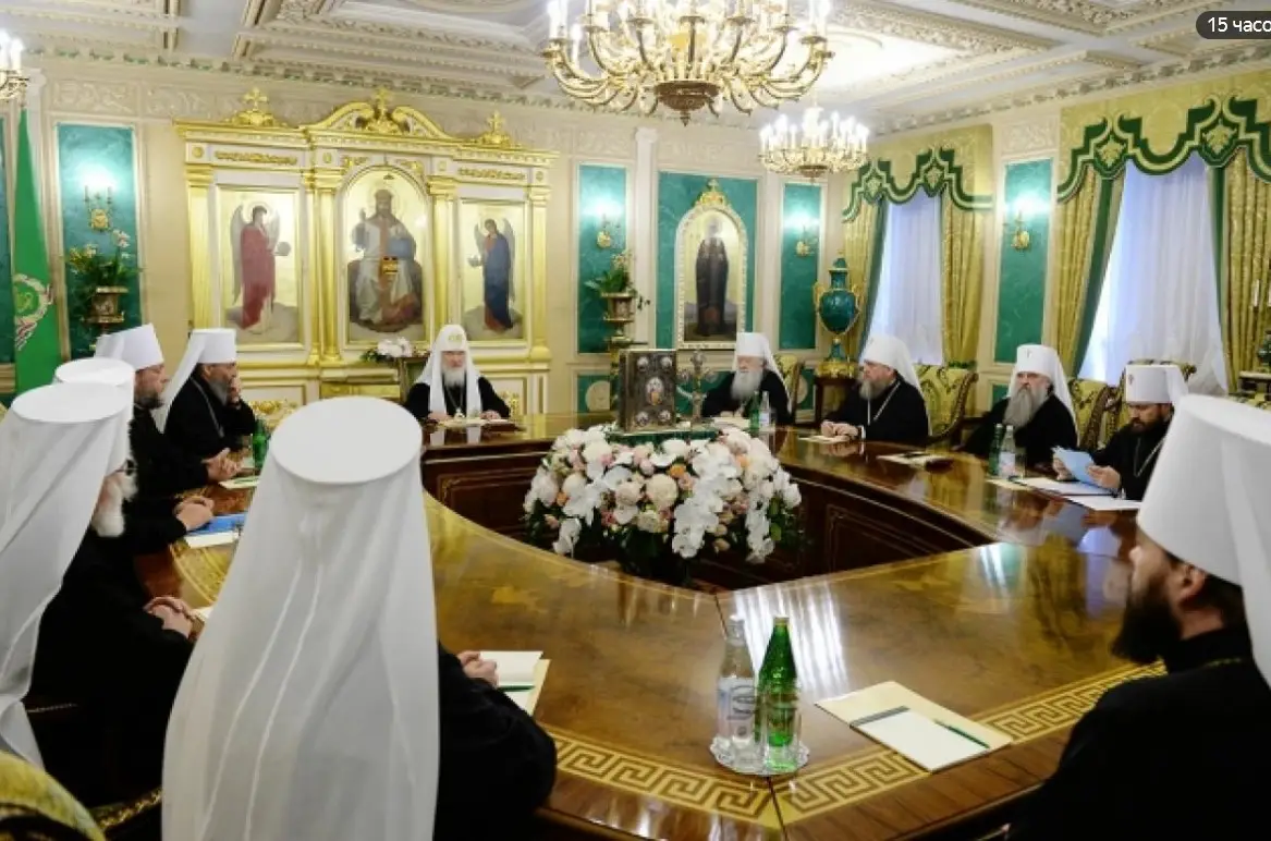 Синод Русской Православной Церкви упразднил управление по зарубежным учреждениям и передал его функции ОВЦС