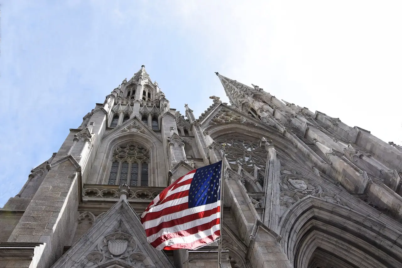 В Нью-Йорке сторонники абортов пытались ворваться в католический храм 