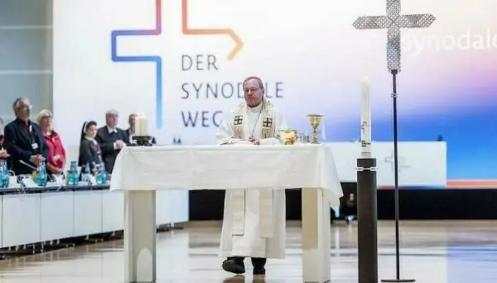 Немецкие католические епископы призвали Рим услышать сторонников ЛГБТКИАП+ и абортов