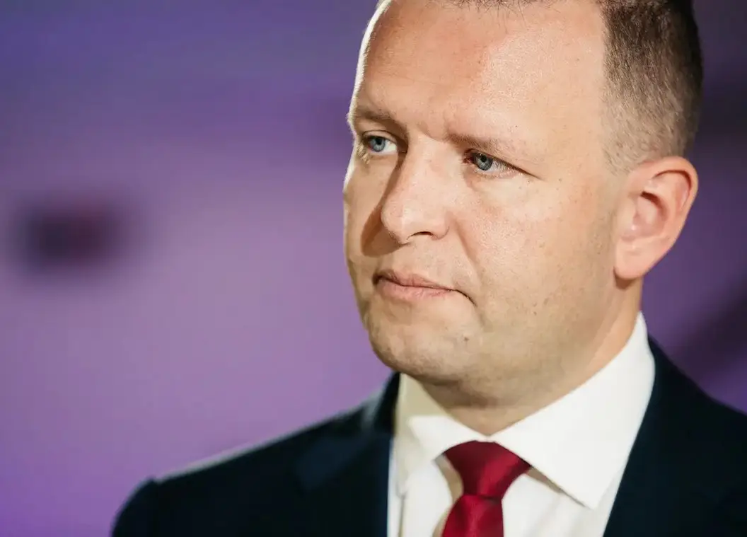 Министр внутренних дел Эстонии пригрозил местному митрополиту МП лишением вида на жительство