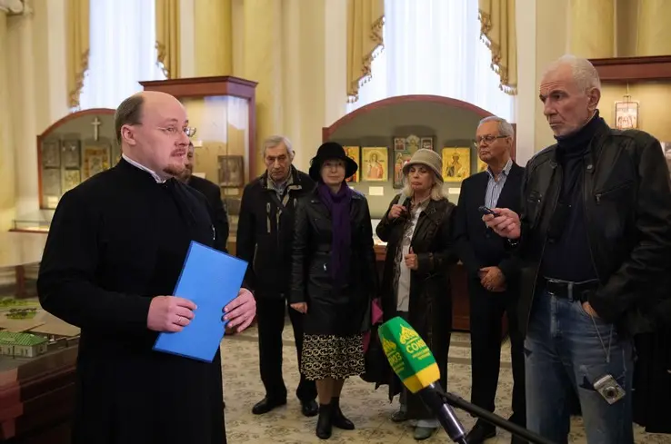 В Александро-Невской лавре открылась выставка, посвященная 100-летию Петроградского процесса