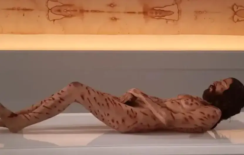 В Испании представили «предельно реалистичную» модель тела Иисуса Христа, созданную по отпечаткам на Туринской плащанице