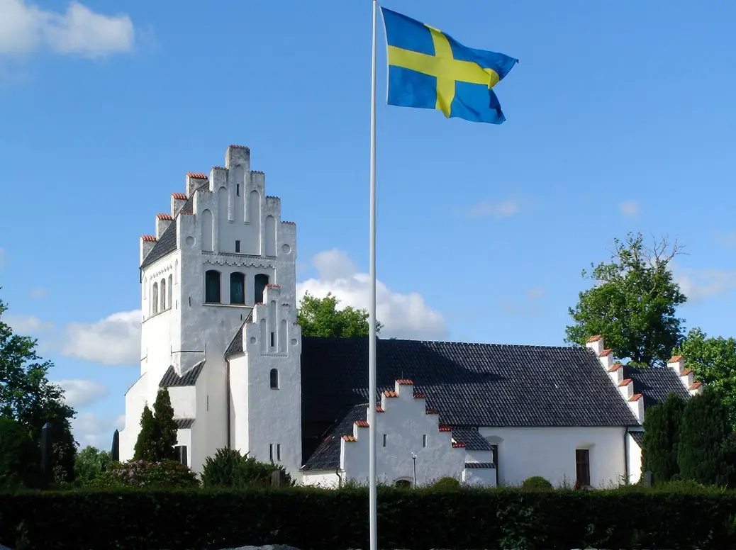 Шведским священникам официально разрешили не венчать однополые пары