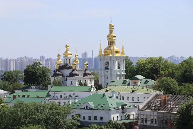 Украинцы стали чаще ходить в церковь