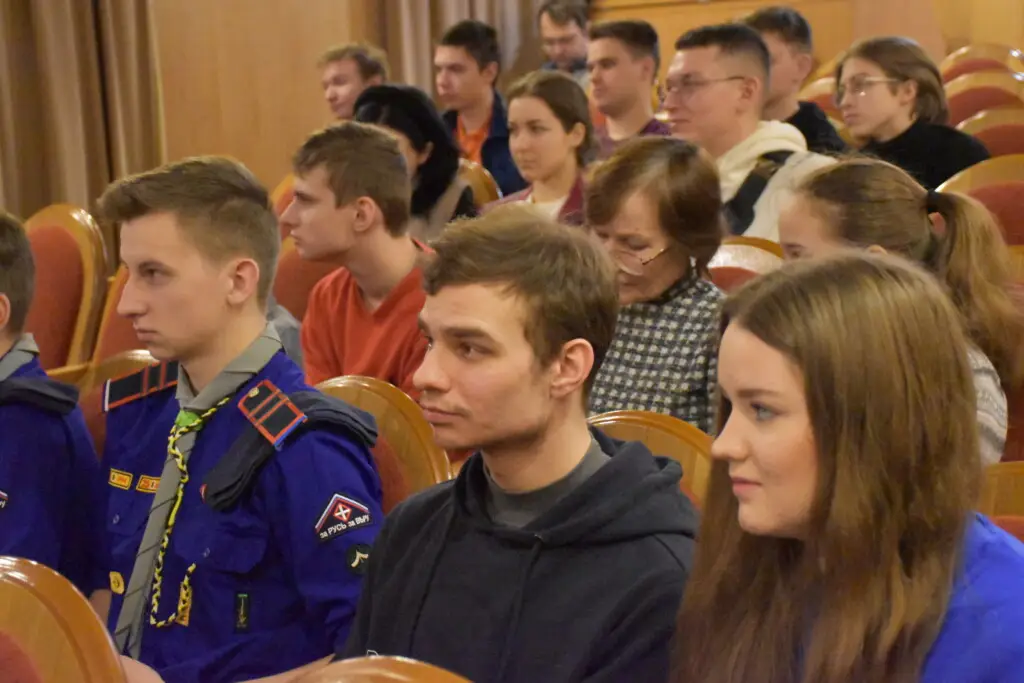 Молодежные форумы прошли в благочиниях