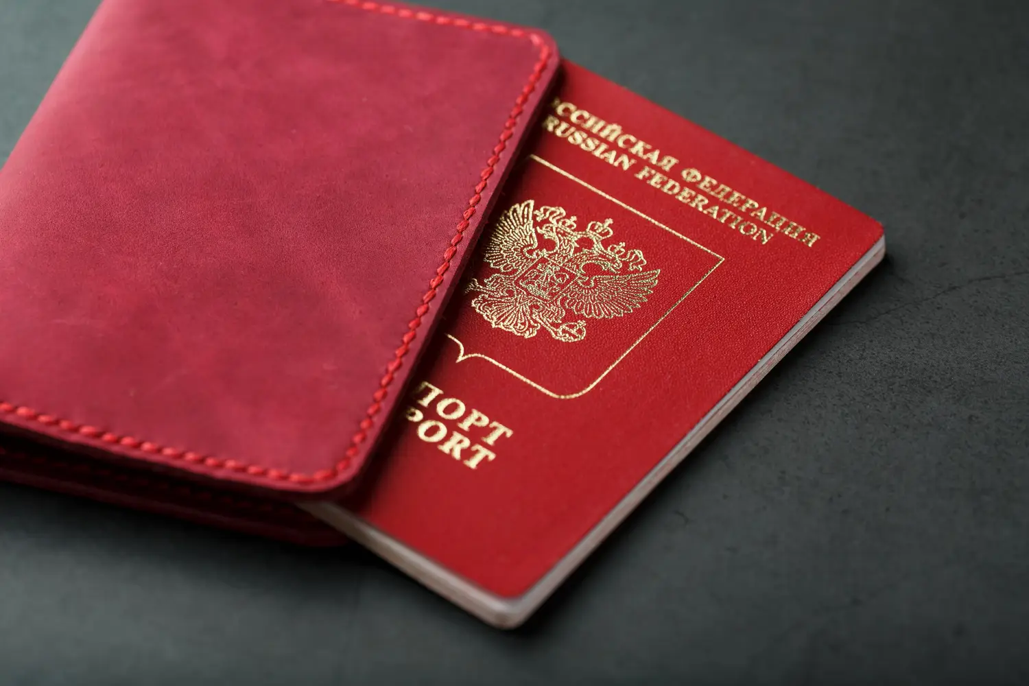 6-й миллиардер отказался от российского гражданства