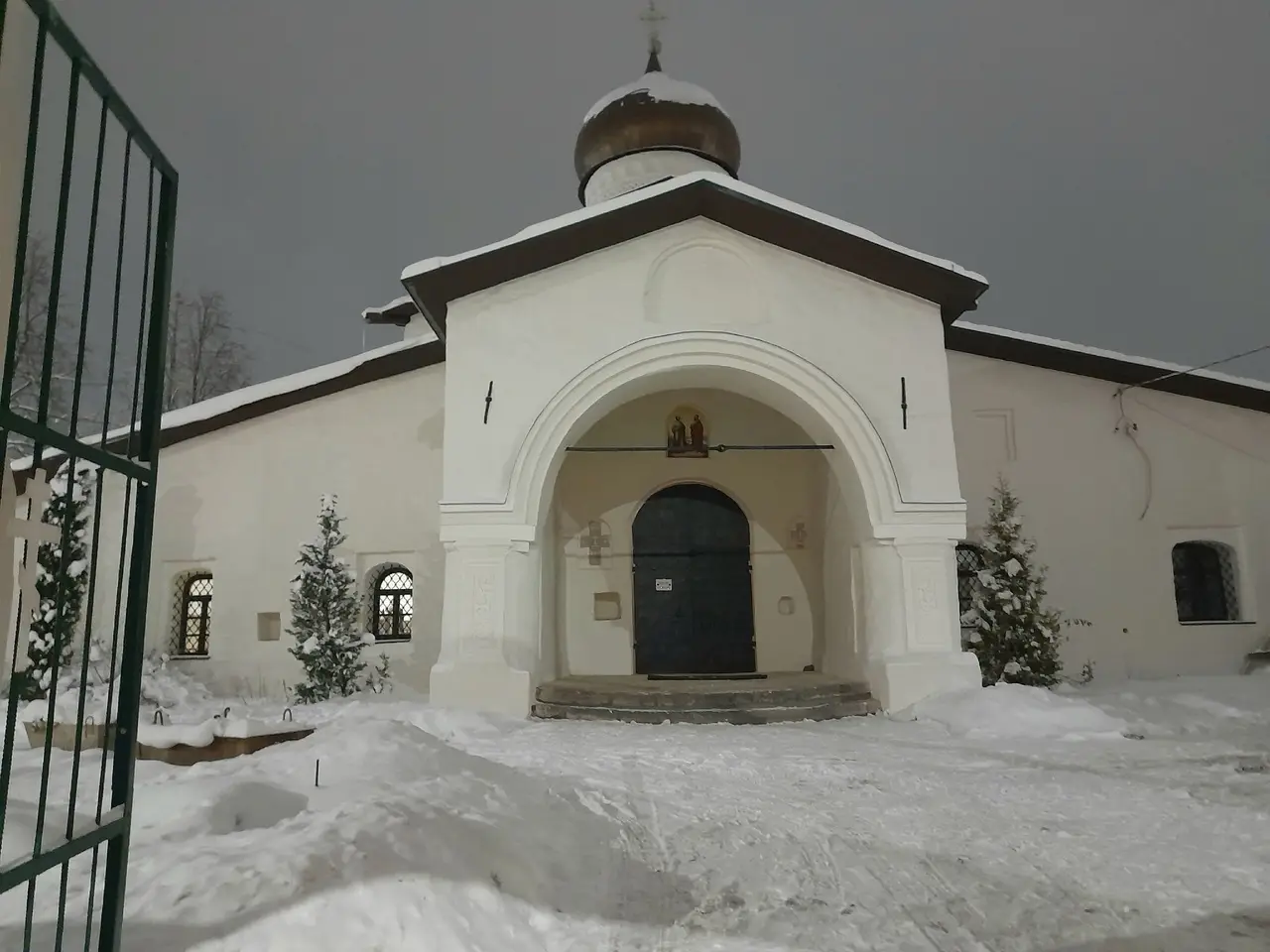 Псковский храм Космы и Дамиана с Примостья полностью восстановлен