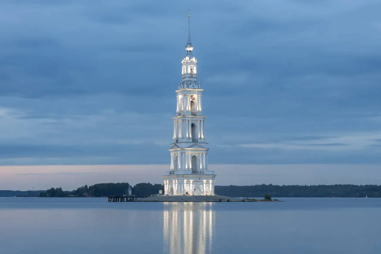Знаменитую Калязинскую колокольню передали в собственность РПЦ