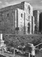 Церковь св. Анны с руинами купальни Вифезда. Соврем. вид