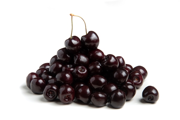 black cherries isolated on white background - Домашнее мороженое