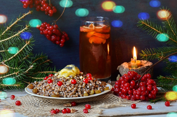 kutia with candied fruits and hazelnuts christmas dish made of wheat grains - Сочиво