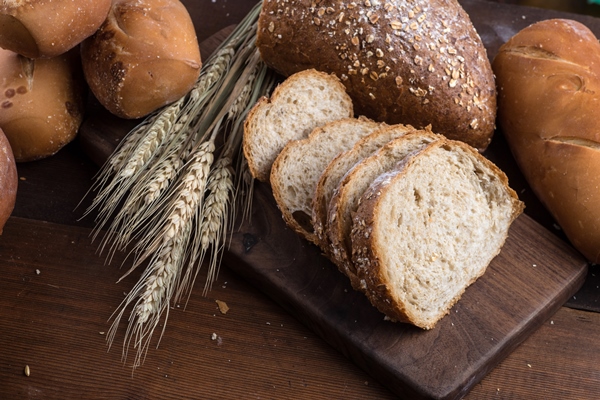 rye sliced bread on the table 1 - О полезном домашнем хлебе
