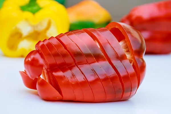 sliced red pepper on a white background 1 - Маринованные баклажаны с кардамоном