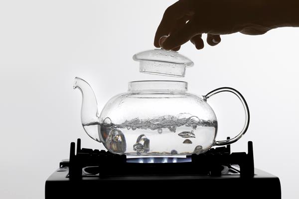 boiling hot water for tea arrangement 2 - Консервированные сливы с имбирем