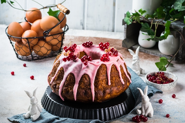easter cake kulich cake traditional babka cake for celebration easter concept panettone - Баба тюлевая