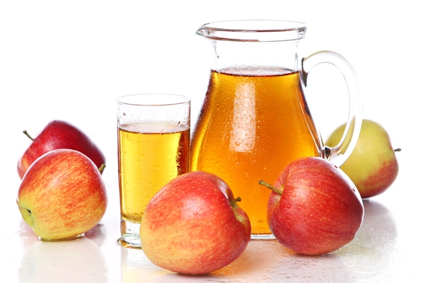 fresh and cold apple juice - Постные яблочные блины на соевом молоке