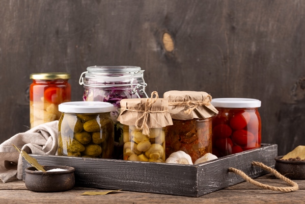 jars with preserved food assortment - Маринованный виноград с горчицей