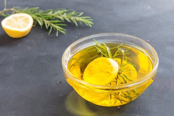 oil of olive with lemon and rosemary - Квашеные лимоны с чесноком и специями