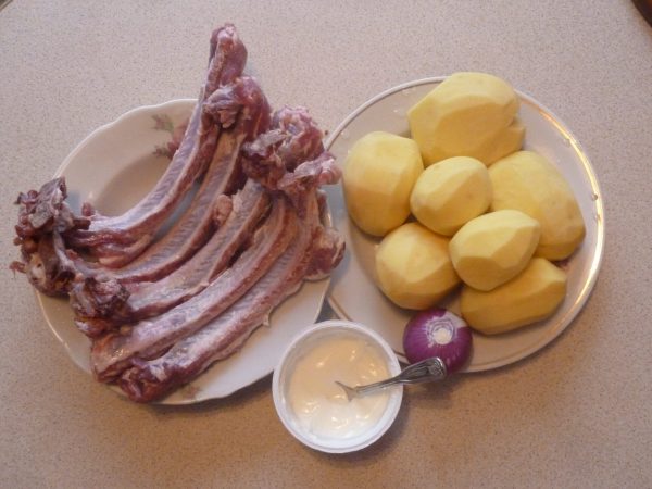 Ребрышки свиные в духовке с картошкой