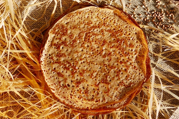 pancakes from buckwheat flour pancake week - Постные дрожжевые блины «Гречишники»