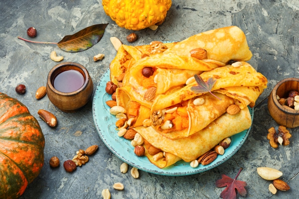 pancakes stuffed with pumpkin - Постные блинчики с карамельной тыквой