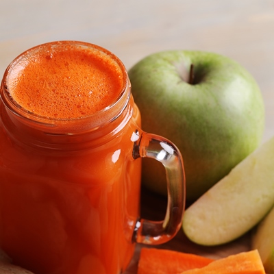 Клюквенный или яблочный морс с морковным соком