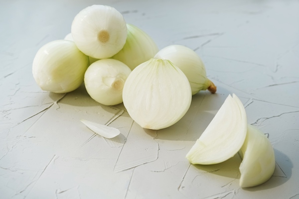 a lot of onions peeled and chopped onions - Постные рыбно-овощные котлеты
