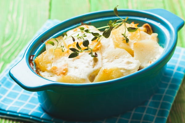 baked potato casserole with cream sauce with thyme gratin dauphinois - Печёная треска, постный стол