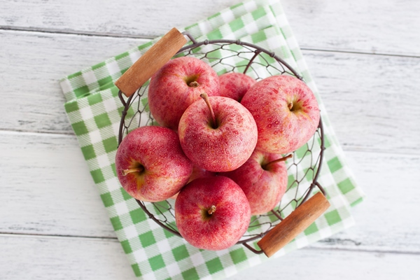 bowl with apples - Яблоки запечённые
