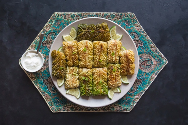 cabbage rolls with rice and vegetables ramadan food - Капуста, фаршированная рисом и грибами