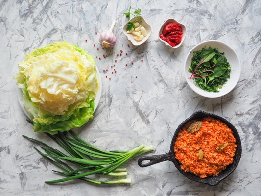 cooking cabbage rolls cabbage rolls stuffed with rice and vegetables top view 1 - Плов с капустой