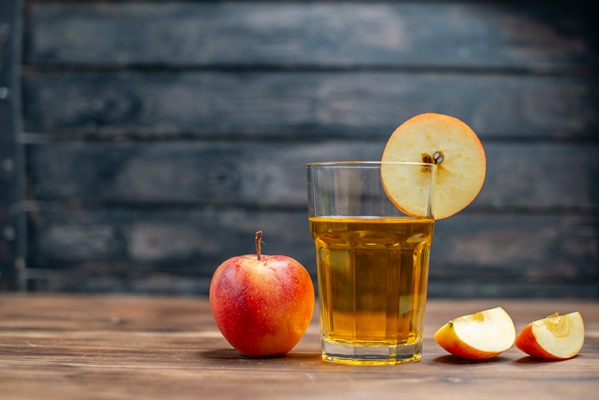 front view fresh apple juice with fresh apples on dark color drink photo cocktail fruit - Квас из брусники