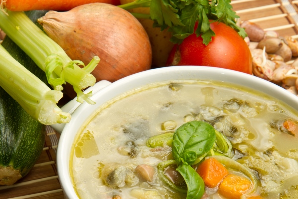 minestrone - Постный суп с чёрным хлебом