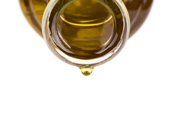 oil drop on a bottle - Заправка горчичная с чесноком