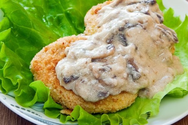 potato cutlets with mushroom sauce - Картофель в кляре с грибным соусом