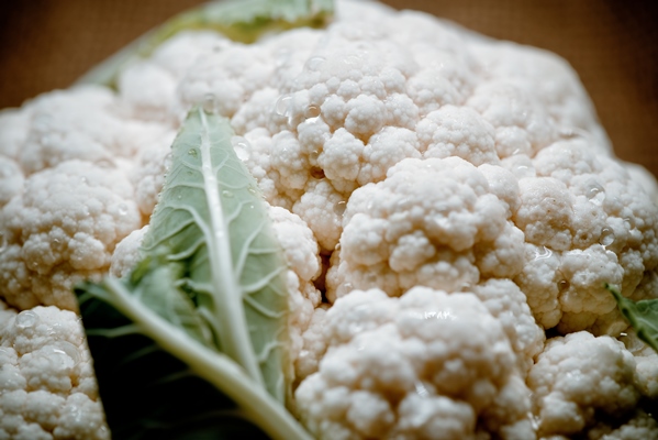 raw cauliflower - Цветная капуста с сухарями или соусом
