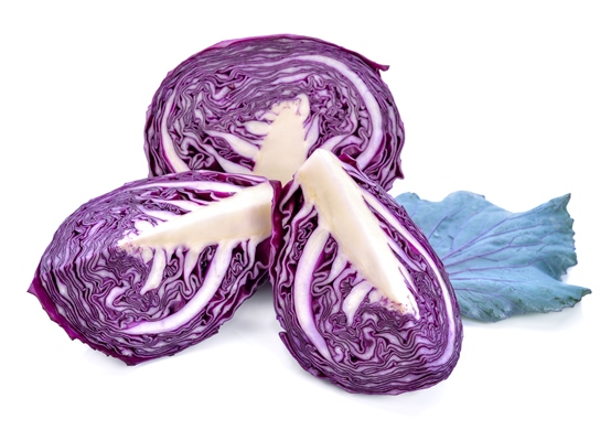 red cabbage isolated on white - Салат из красной капусты